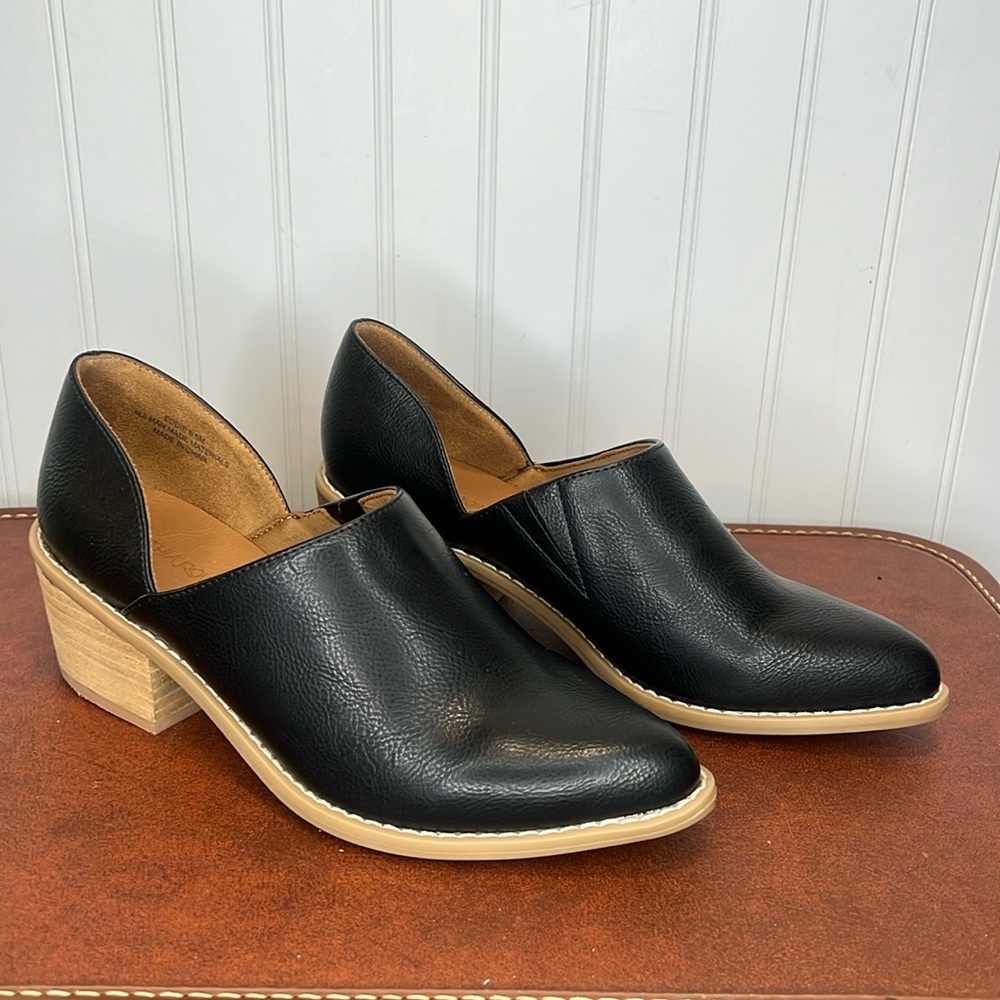 Cynthia Rowley Eddie Pointed Toe Heeled Shoe Size 9.5 New